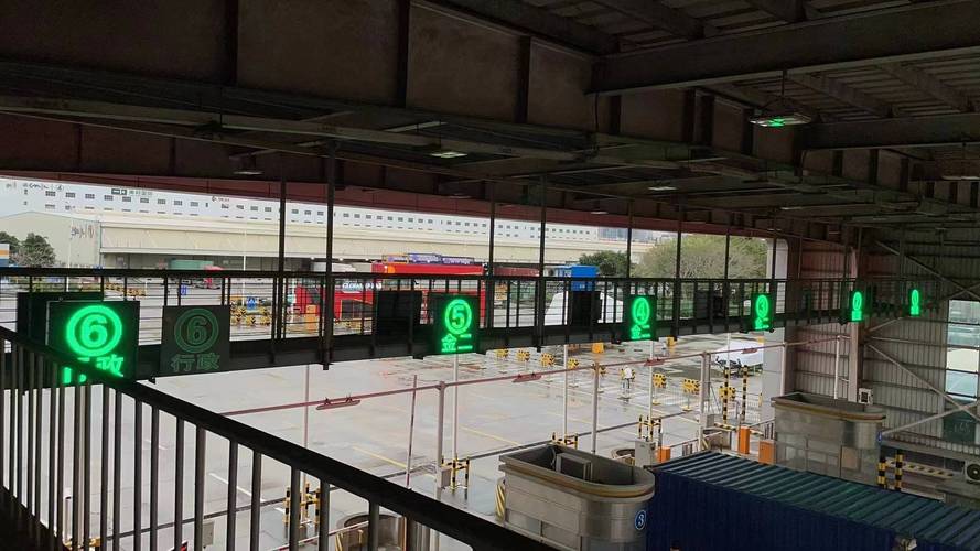 文旅異形LED顯示屏場(chǎng)景應(yīng)用解析 從定制到落地僅需30天